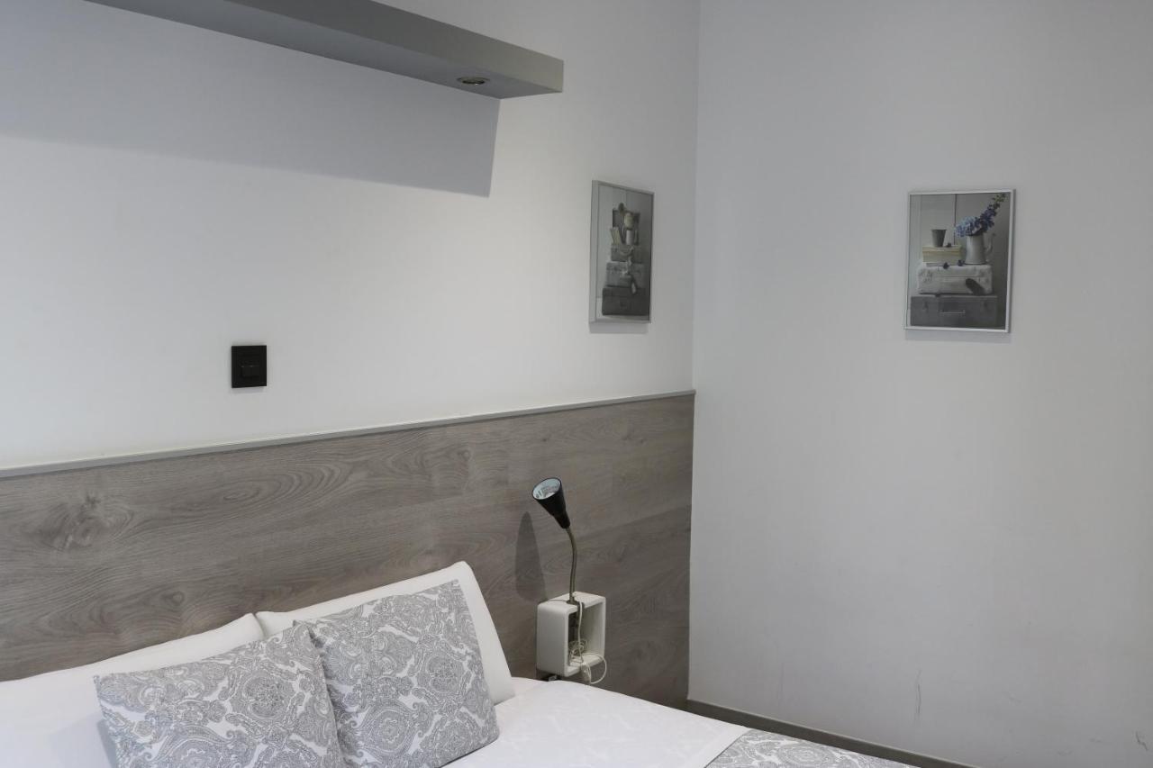 Fuencarral Rooms Madrid Exterior photo